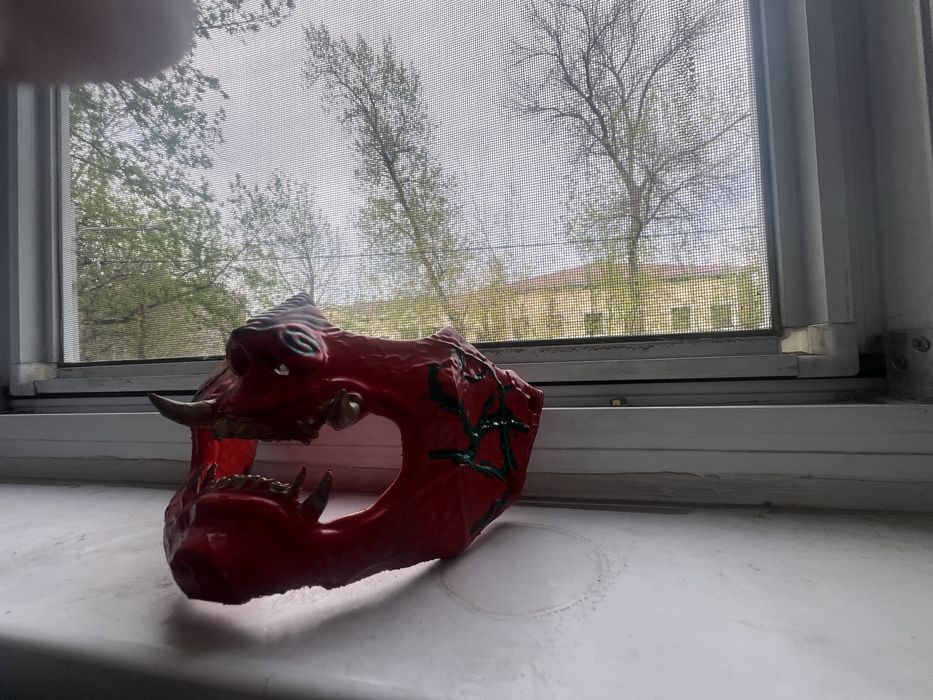 Маска дракона красная