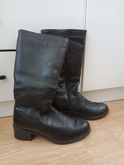 Продам женские зимние сапоги