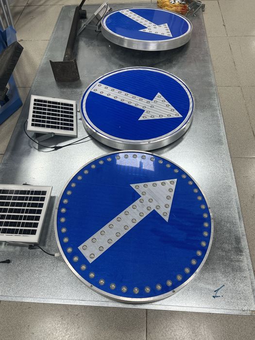 Знаки дорожные, щиты