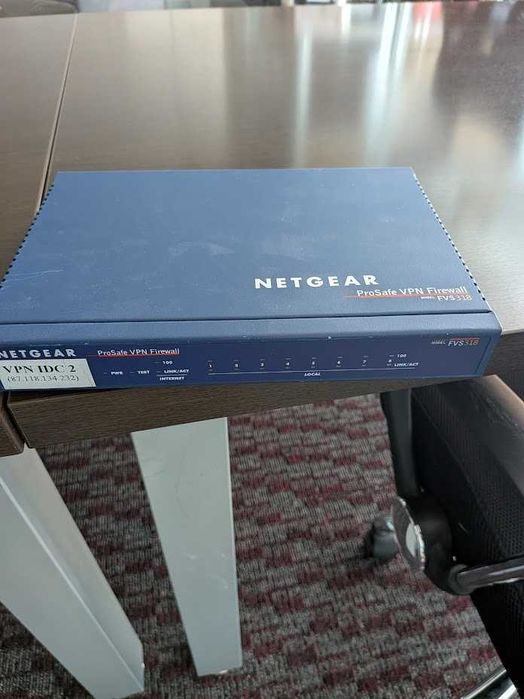 Мрежово оборудване, Суичове, KVM суич (Cisco, Linksys, AdderLink, Netgear)