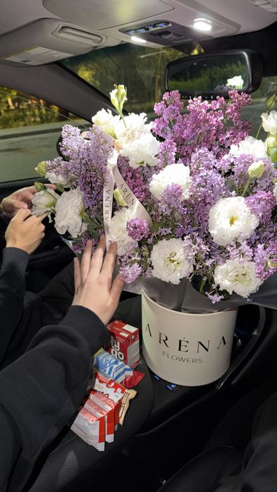 Букет сирени,эустома. Цветы 15.04.