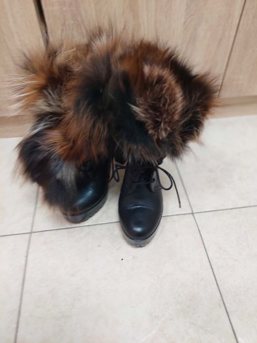 Дамски боти естествена кожа и косъм само за 35лв