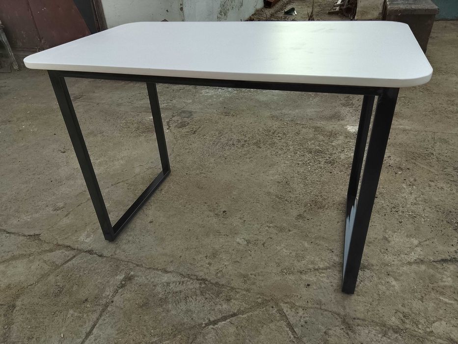 Стол кухонный продам