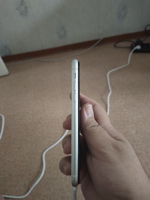 iPhone 11 в идеальном состоянии