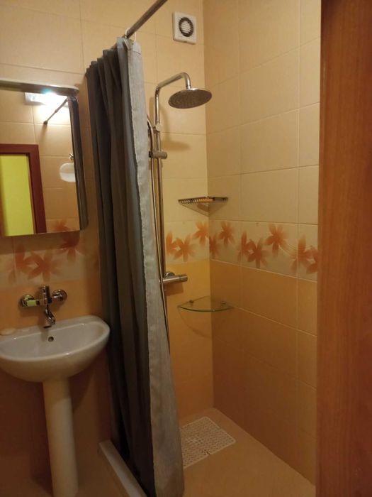 Тристаен апартамент под наем, Варна, Червен площад