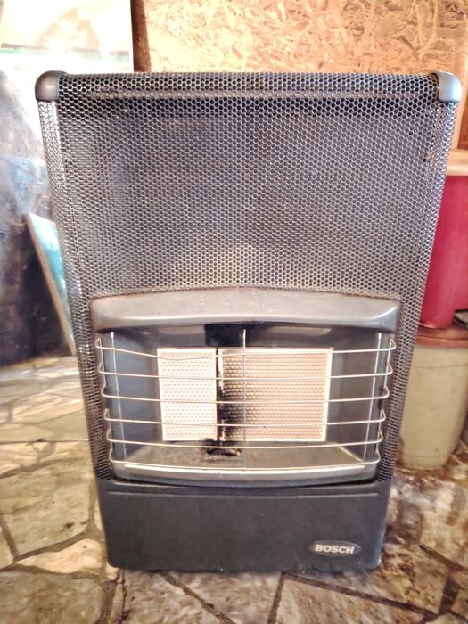 Продавам газова печка Bosch