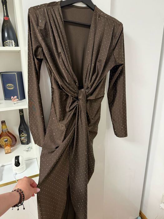 Rochie maro cu pietricele