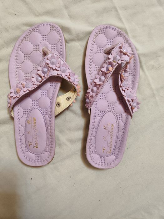 Продавам чехли-джапанки