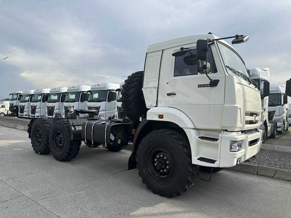 Седельный  Тягач вездеход КАМАЗ 44108 6х6 в Наличии !!!