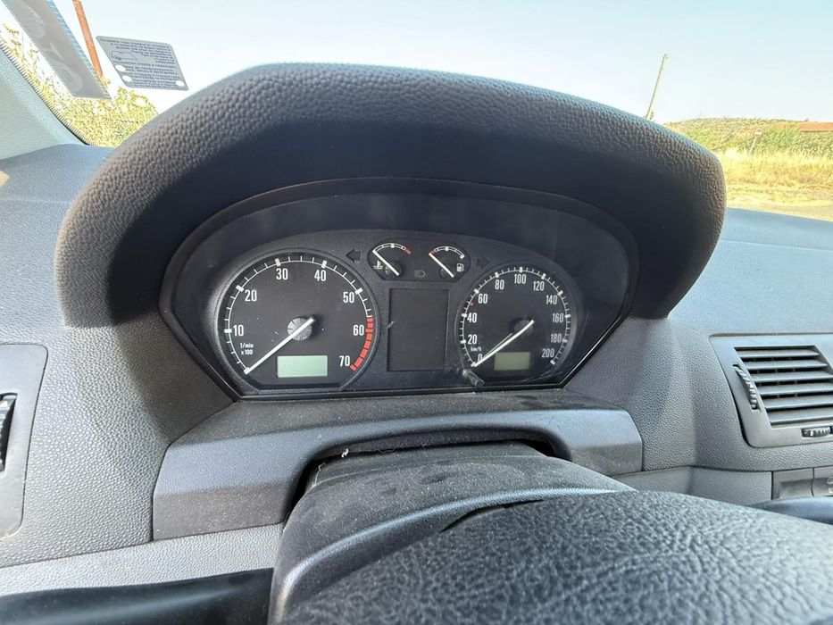 Шкода Фабия 1.4 бензин