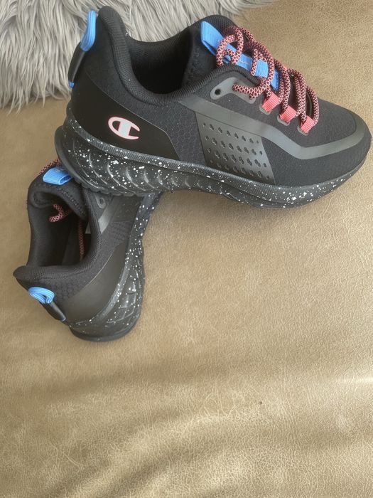 Като нови са,някой даже не са и носени. Добро качество на добра цена.