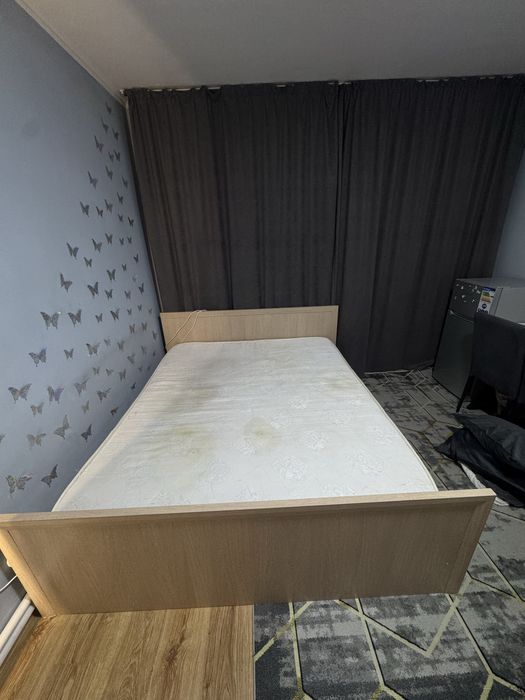Кровать с матрасом