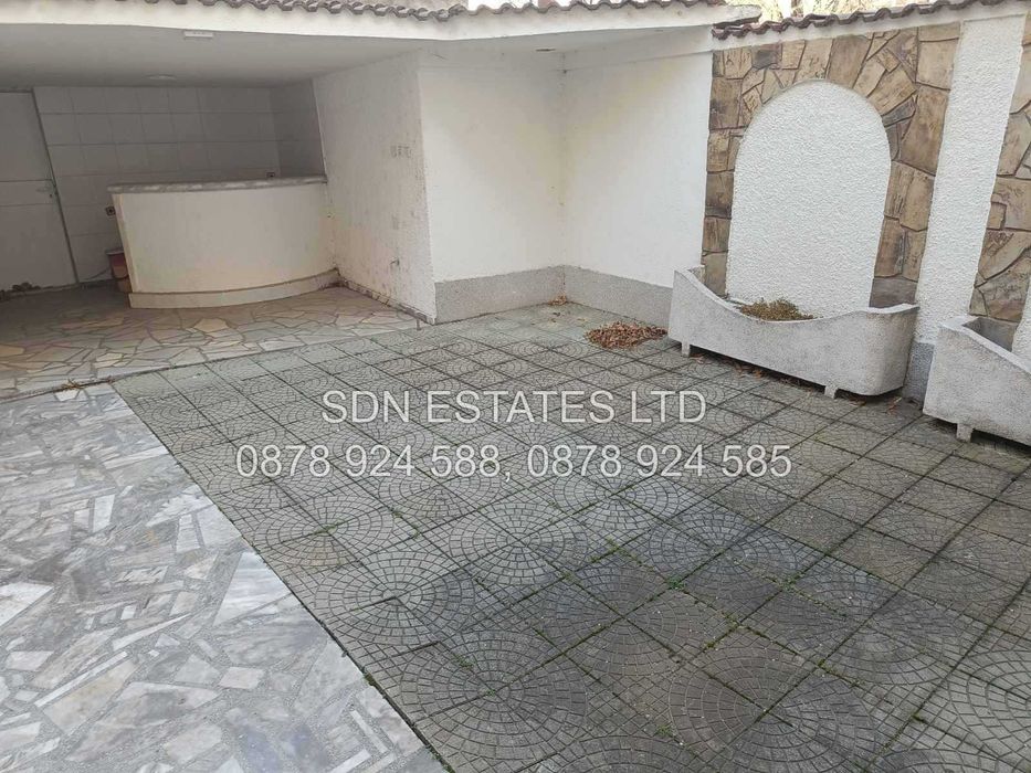 Предлага за продажба къща в идеалния център на гр. Казанлък