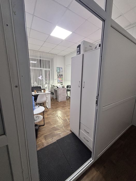 Сдам маникюрный стол