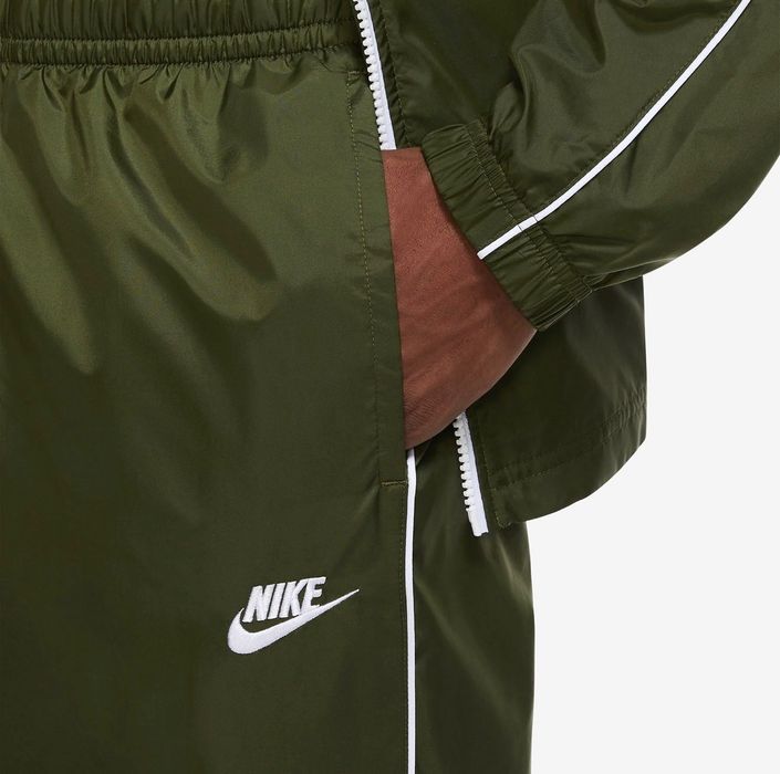 Nike Club Men's Woven Tracksuit