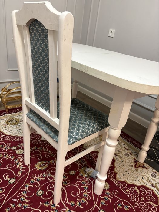 Продам комплект стола со стульями