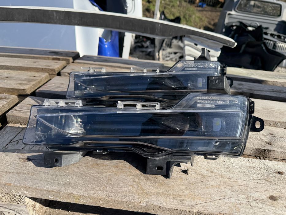 Халоген Tesla Model Y