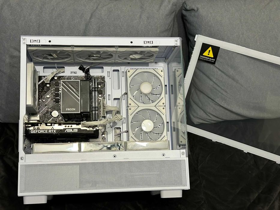 Unitate PC Gaming RGB Ryzen 7 3700X - 16GB DDR4 - RTX 2060 6GB - 650W