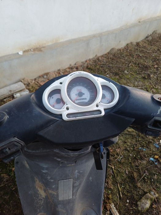 Vand scuter de PIESE !