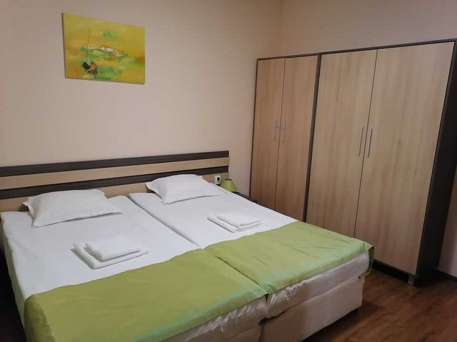 НОЩУВКИ в ДВУСТАЕН апартамент в комплекс ТОПОЛА СКАЙС(Балчик), 4*.