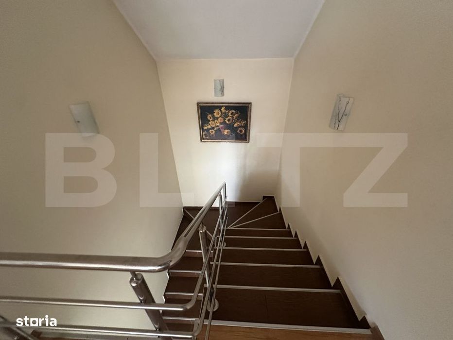 Casa spatioasa cu etaj, teren generos si livada, Zona Paulesti