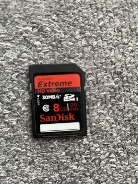 Aparat foto Nikon D3100 + Obiectiv 18-55 mm + Obiectiv 55-200 mm