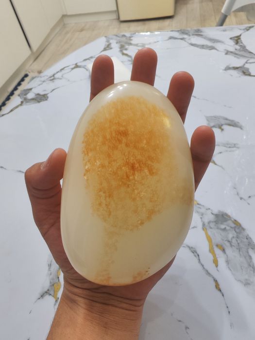 Натуральный белый нефрит