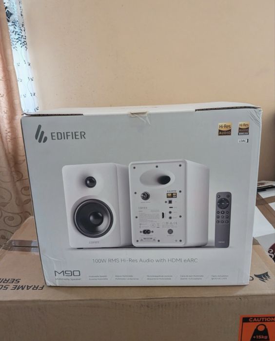 Boxe Edifier M90