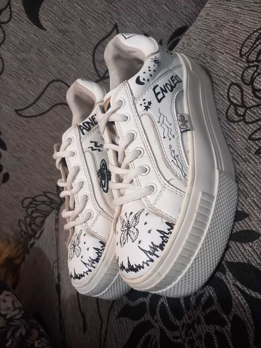 Дамски сникърси Buffalo с платформа и уникален дизайн