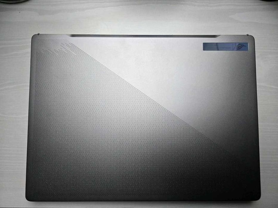 Геймърски лаптоп Asus Rog Zephyrus G14 2023, R7, 4060 RTX, 48GB Ram