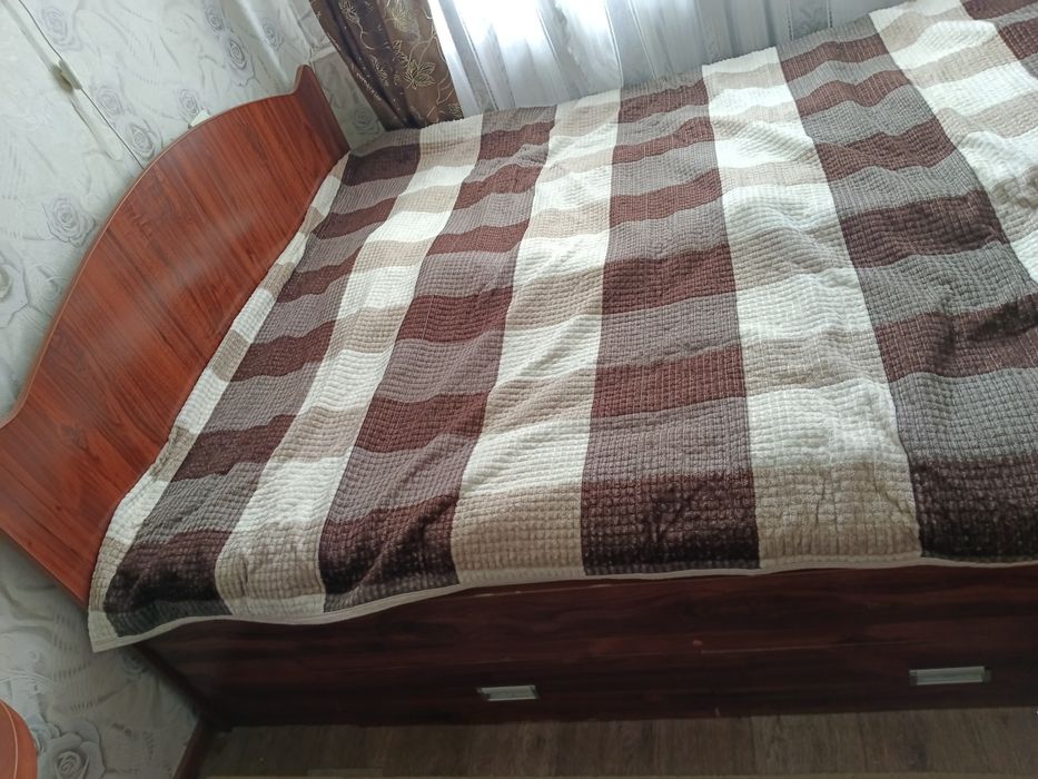 Продам б/у кровать