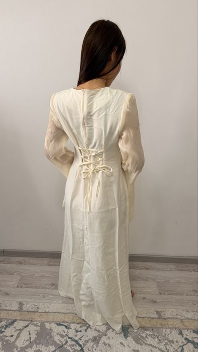 Көйлектер,кофта,джинсы,пальто