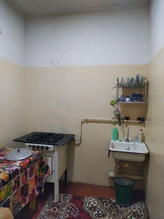 Чиланзар-24 дом 45 2/1/4 балкон 1,5х6