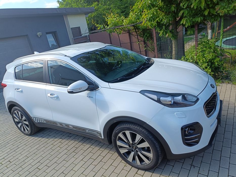 KIA Sportage  4x4  Navi Xenon Diesel 2.0 full options