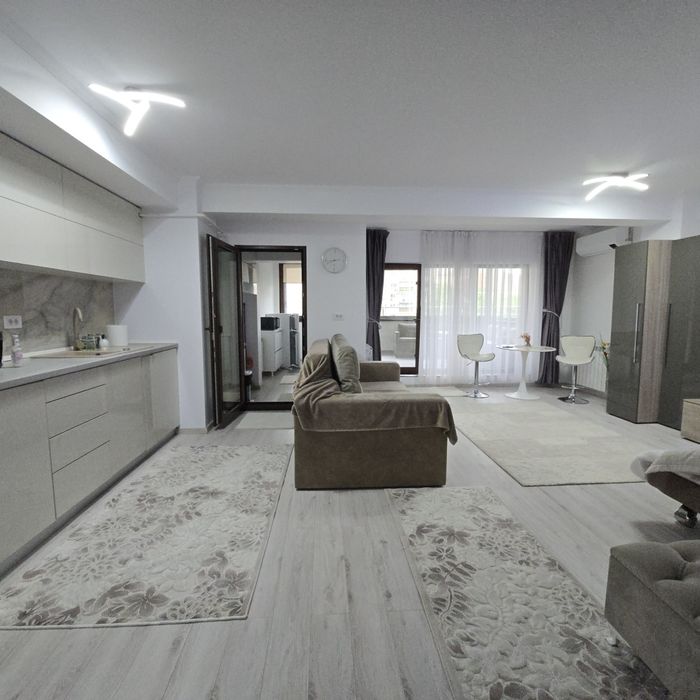 De inchiriat apartament in bloc NOU 0740,583zona central,582