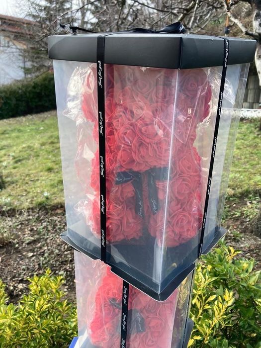 Мече от рози в кутия