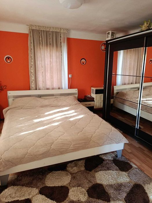 Casa cu garaj, foisor, loc de relaxare acoperit. Direct proprietar