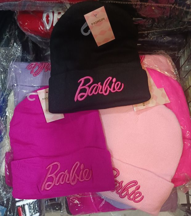 Дамска зимна шапка Barbie, зимни шапки
