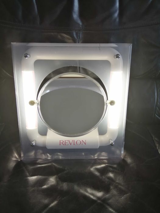 Vand oglinda cosmetica iluminata REVLON TM9EBS