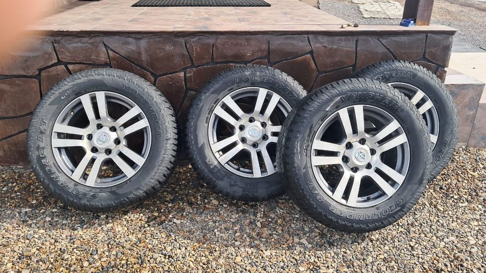 Продам диски с шинами R18