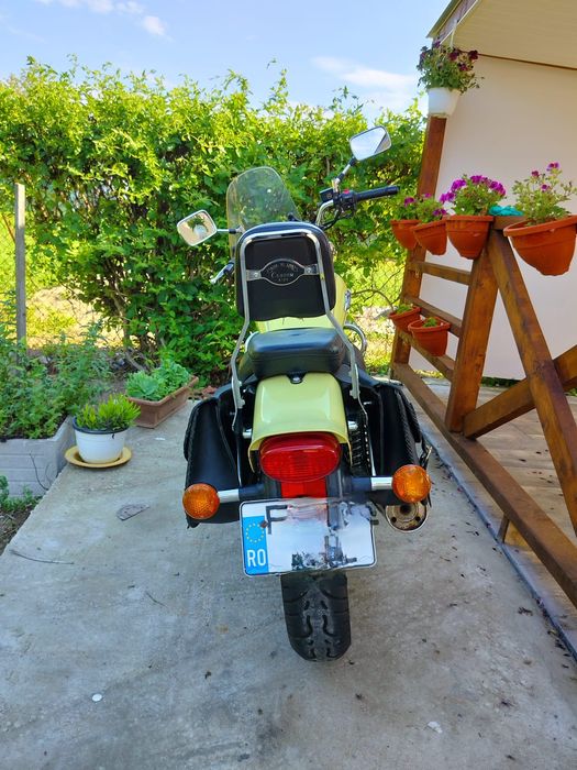 Vând motocicletă Suzuki Marauder GZ250