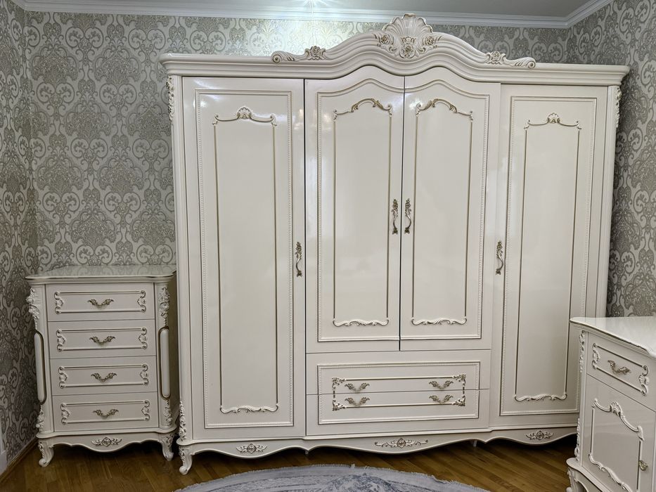 Спальный гарнитур