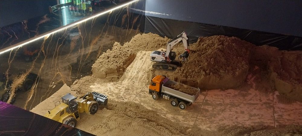 Экскаватор самосвал погрузчик  Масштаб 1:14