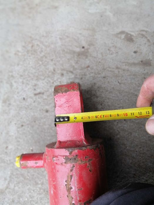 se vinde cilindru hidraulic