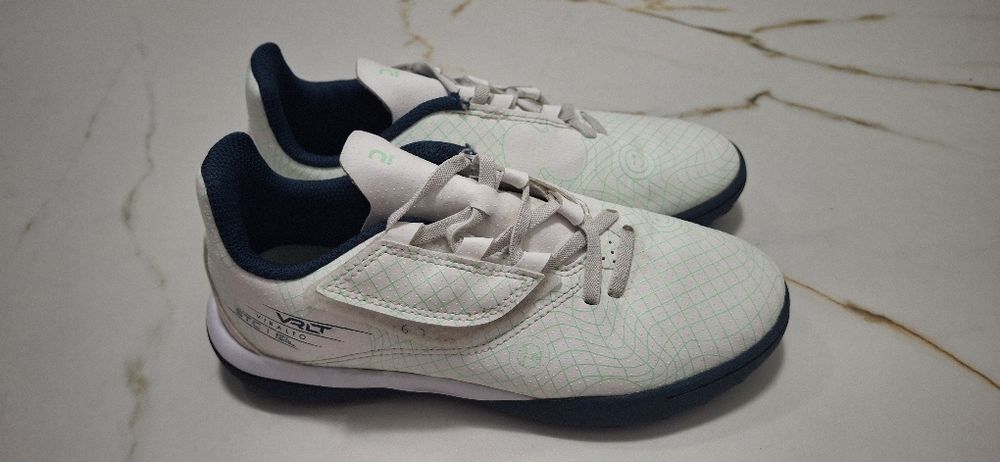 Adidasi baieti fotbal decathlon mărime 34 teren sintetic