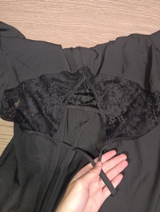 Rochie neagra cu dantelă