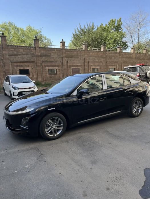 Аренда Hongqi E-QM5