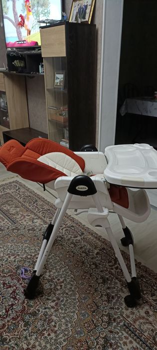 Детский стульчик для кормления