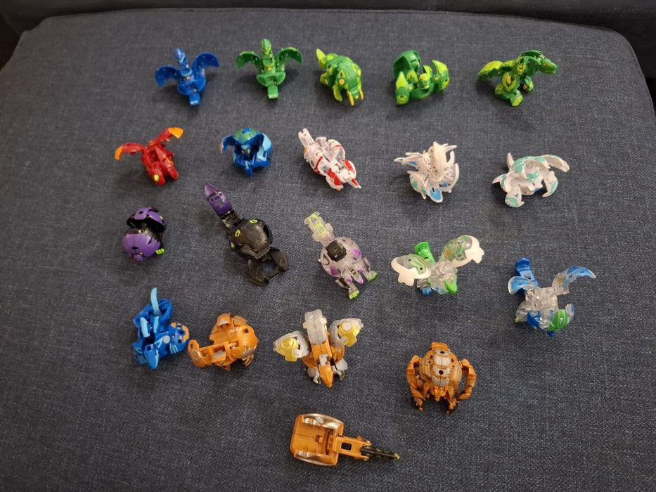 Colectie 18 bakugani + cutie + 1 bonus