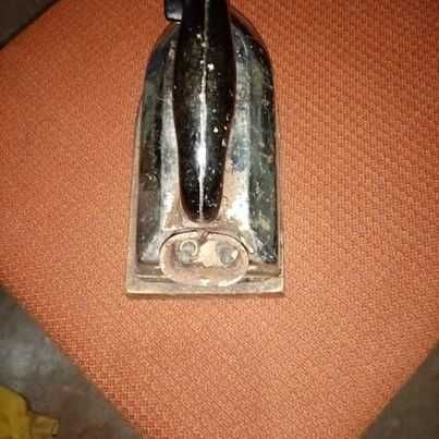 Ретро българска ютия